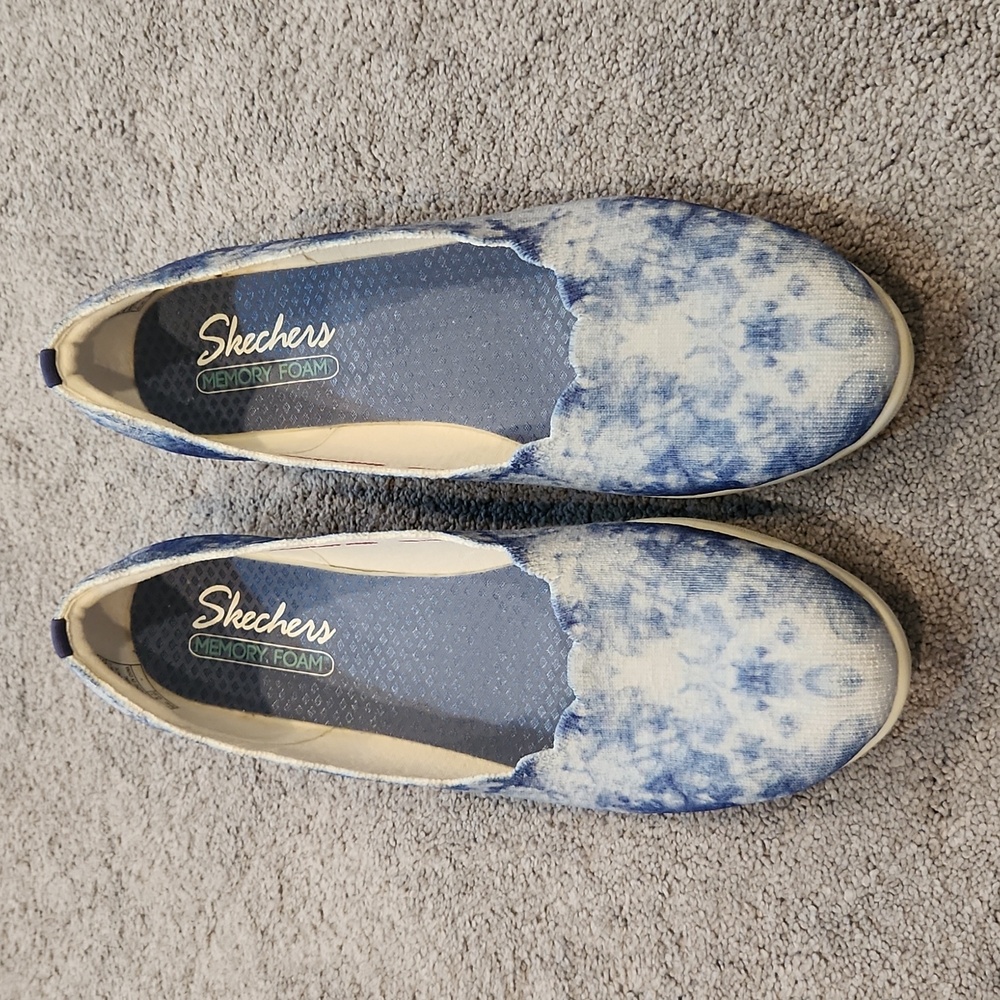 Misses Skechers Memory Foam Slip-on Shoes Size 10